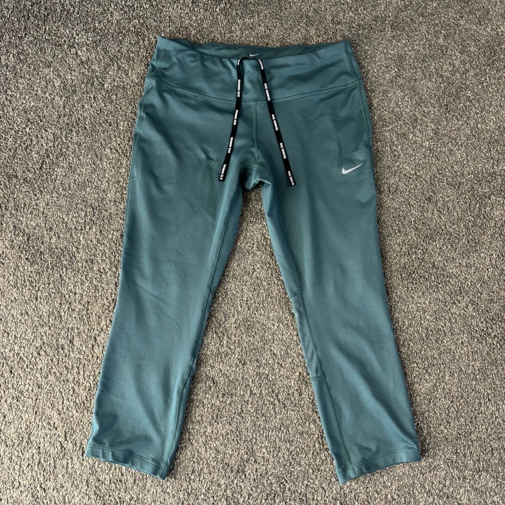 Nike Green Cropped Leggings with Black Accents - Size M